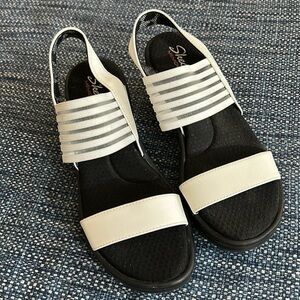 Skechers White Slip-On Slingback Memory Foam Sandals Sci-Fi Womens Sz USA 8